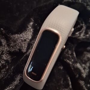 Garmin Vivosmart 4 Fitness Tracker in Gray Silicone Band.+ Gps. ,Hr., Stress